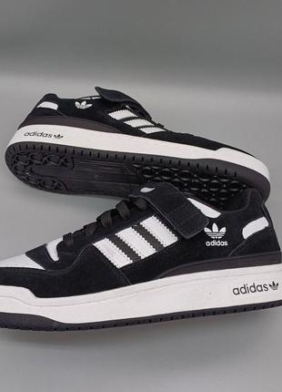 Кроссовки adidas forum low  черно-белые