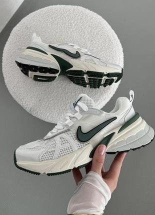 💚 легкие, удобные и стильные спортивные женские кроссовки nike runtek summit / найк рантек белые с серым и зеленым с сеткой для спорта