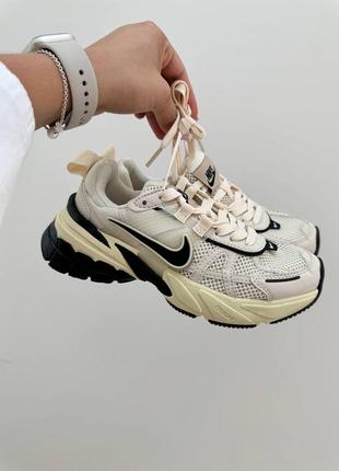 ☕️ идеальные женские спортивные кроссовки nike windows sb diamond stockx gold stock fund / Найк рантек бежевые с черным демисезонные / женккое спортивное кроссовки