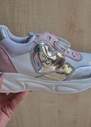 Кроссовки guess