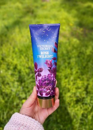 Увлажняющий лосьон для тела victoria’s secret rose twilight fragrance lotion