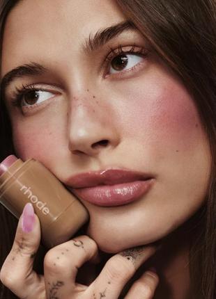 Rhode pocket blush sleepy girl румяна від хейлі бібер