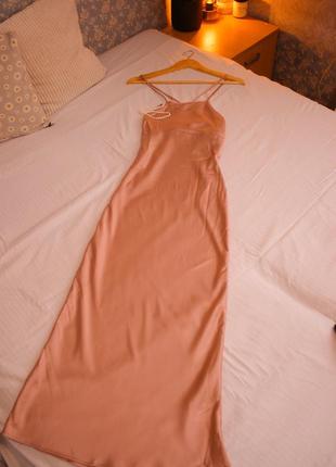 Платье миди атласное