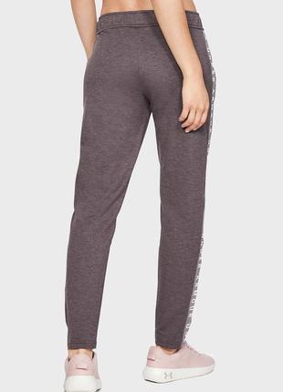 Легкие спортивные штаны under armour женские5 фото