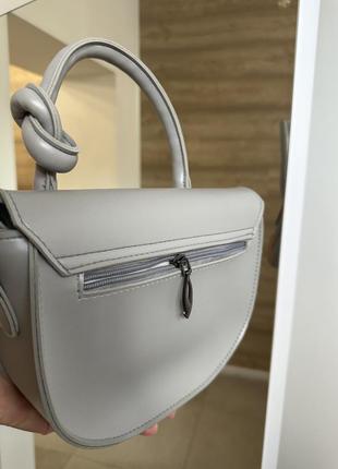 Серая сумка кросс боди 3