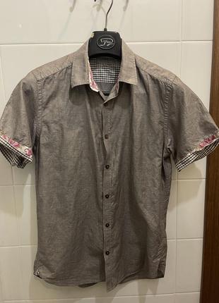 Актуальна сорочка відомого бренду