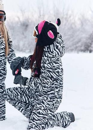 Комбинезон женский горнолыжный, теплый зимний, с капюшоном,  лыжный бренд, принт зебра
