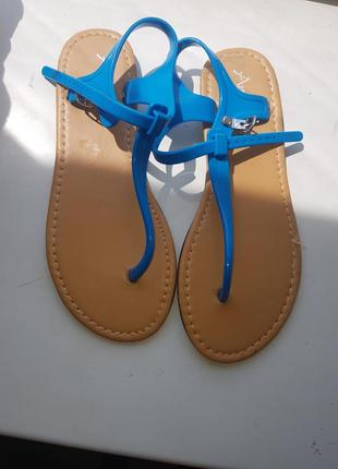 Шлепки, босоножки