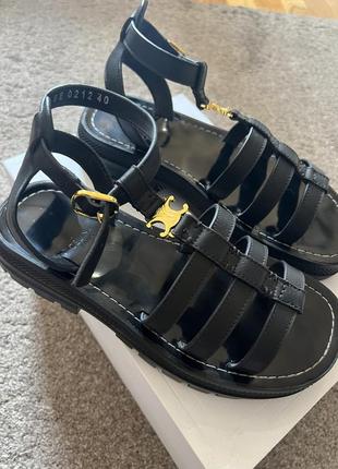 Босоніжки шкіряні