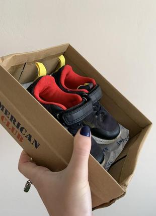 Детские кроссовки