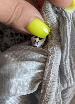 Женское платье с открытой спиной