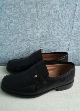 Міцні шкіряні чоловічі туфлі лофери clarks.3 фото