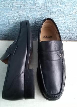 Міцні шкіряні чоловічі туфлі лофери clarks.