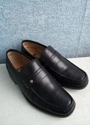 Міцні шкіряні чоловічі туфлі лофери clarks.4 фото