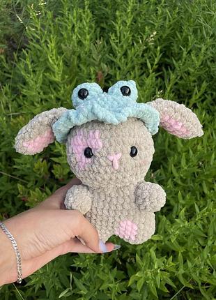 Амигуруми кролик в шляпку