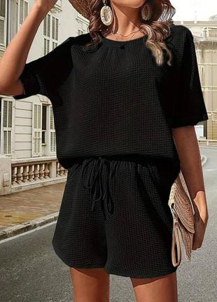 Чорний жіночий прогулянковий повсякденний костюм шорти футболка вільного крою жіночий літній костюм з вафельної тканини