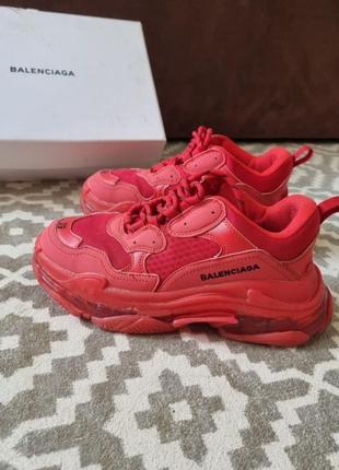 Продам кроссовки balenciaga 39р.