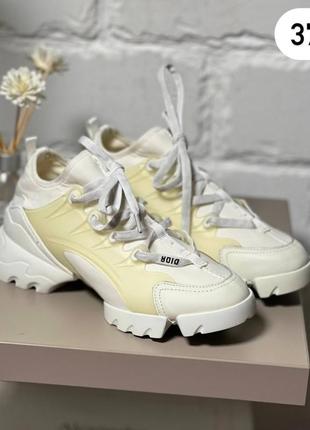 Кроссовки распродаж