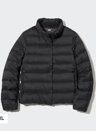 Коротка чорна пухова куртка uniqlo