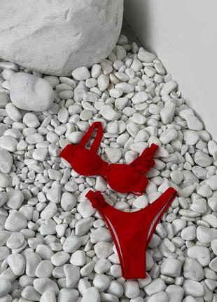 Червоний роздільний купальник з обʼємними квітами5 фото