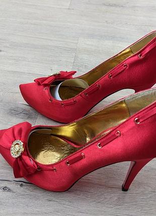 Туфлі на підборах 42