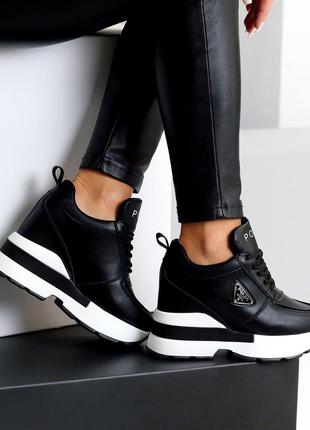 Классные высокие сникерсы в черном цвете, женские маломерные, танкетка, весенние,...