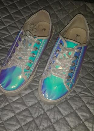 Кеди голограма рожевий еко лак.. 39 розмер