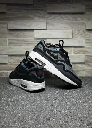 Кроссовки nike air max 1 . оригинал