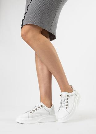 Молодежные  кеды модные на ровной подошве и высокой платформе с удобной танкеткой белые 2448т-а