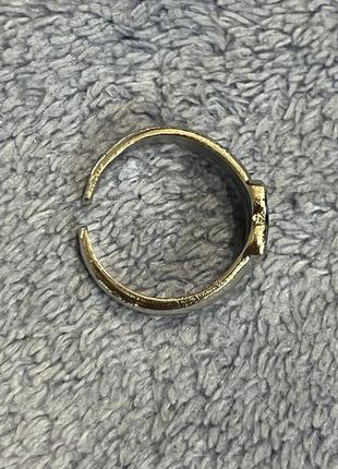 Кольцо чёрное сердечко 4