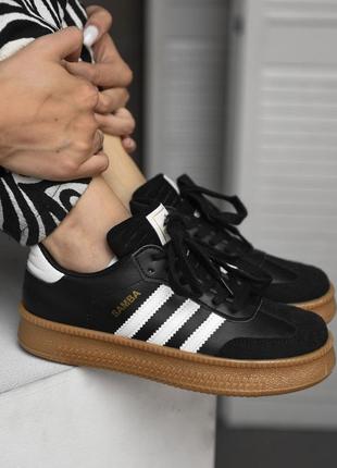 Женские кроссовки adidas