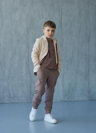 Детский костюм на молнии. не кашлатится