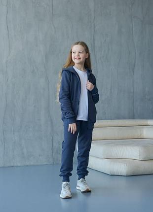 Детский костюм на молнии. не кашлатится