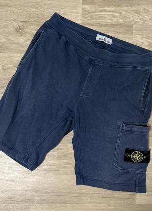 Мужские шорты stone island