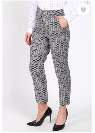 Шикарные, эластичные, облегающие брюки, от marks & spencer. 40 евро