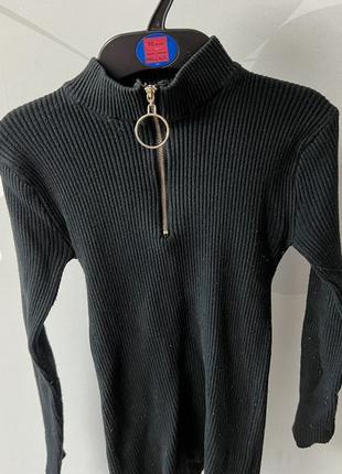 Чорний гольф