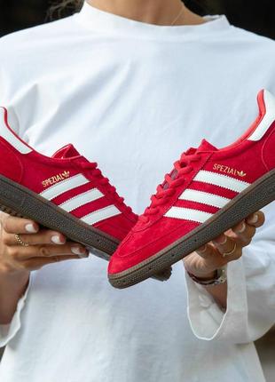 Кроссовки adidas spezial red