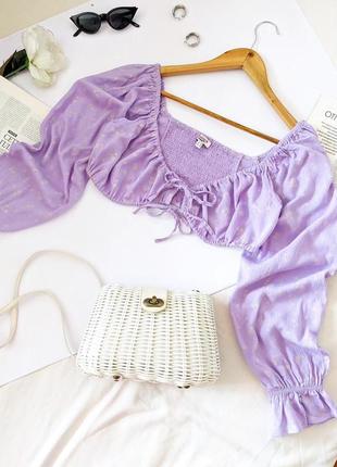 Укороченная сиреневая блуза/топ/кроп-топ/блуза/блузка в цветочки от jennyfer, на р. s 💔