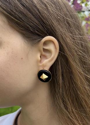 Брендовые серьги, черные с позолотой