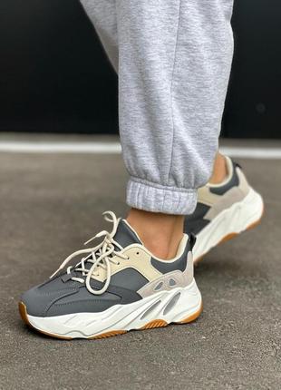 Жіночі кросівки сірі на високій підошві екошкіра