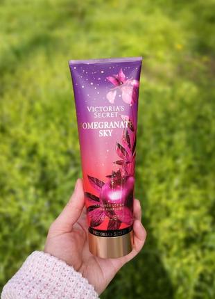 Увлажняющий лосьон для тела victoria’s secret pomegranate sky fragrance lotion1 фото