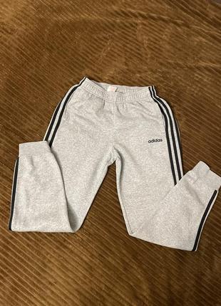 Спортивные штаны adidas