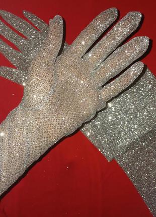 Серебряные перчатки, глиттерные перчатки