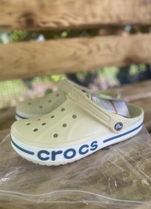 Crocs, джибітси в подарунок