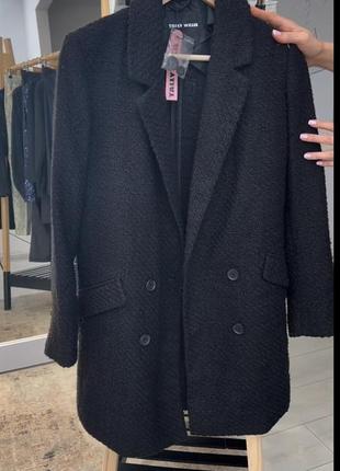 Двубортное пальто в стиле chanel