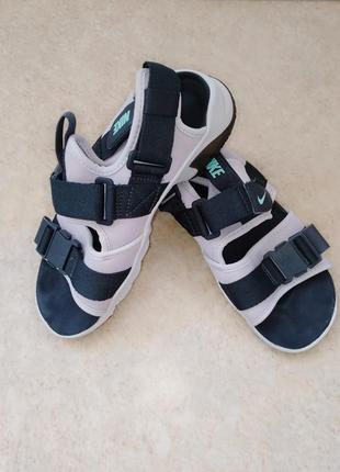 Спортивные сандалии nike