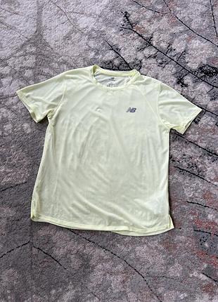 Спортивна футболка new balance