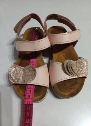 Продам босоножки на девочку 31 г.