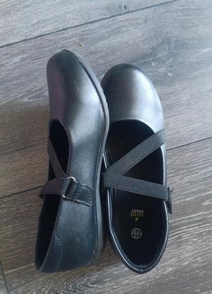 Туфлі шкільні для дівчинки