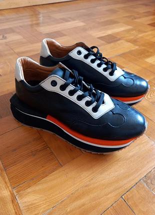 Кроссовки турецкие